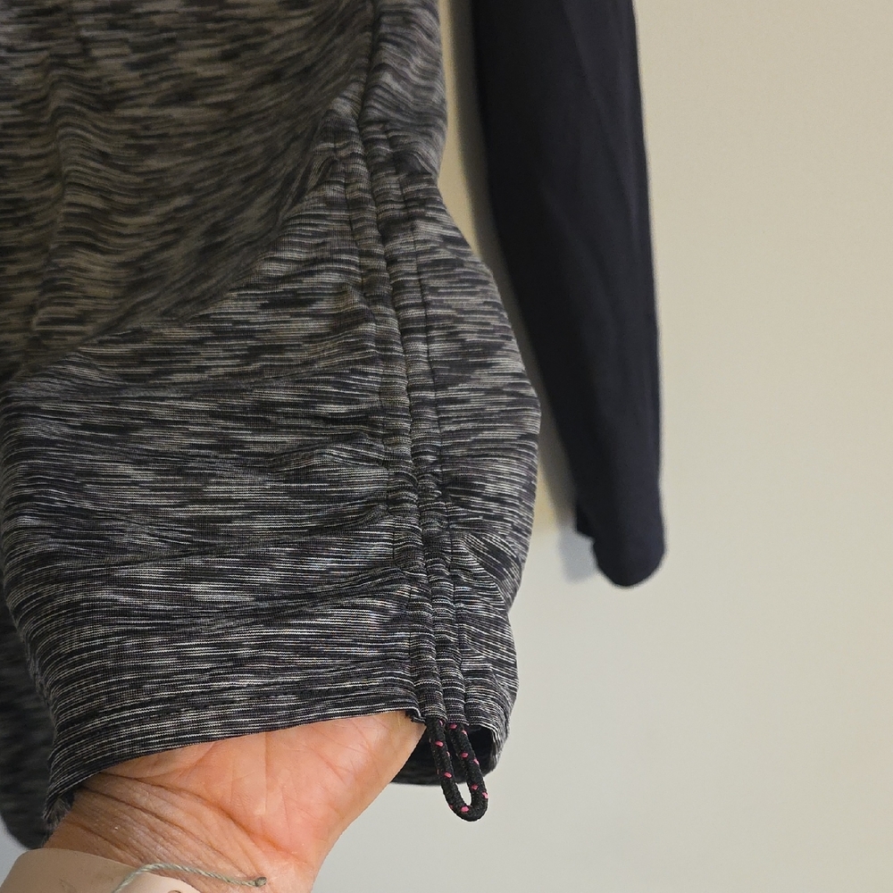 TYR WOMENS RASHGUARD - Picture 3 of 8